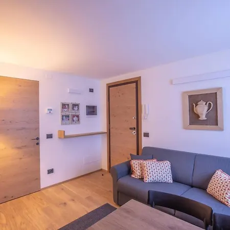 Joivy Warm Flat For 4, With Parking In *